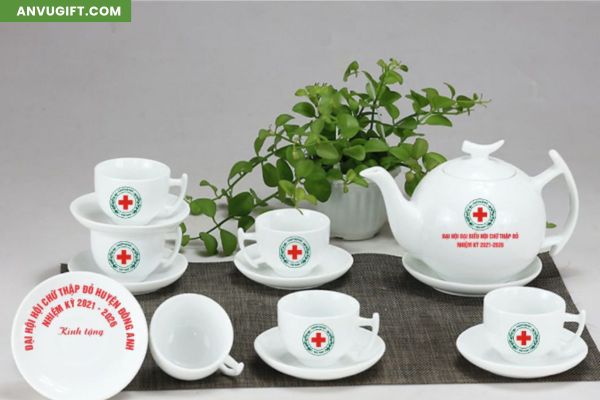 In logo, thông tin đại hội lên mỗi món quà tặng hội chữ thập đỏ In logo, thông tin đại hội lên mỗi món quà tặng hội chữ thập đỏ