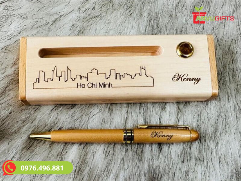 quà lưu niệm khắc tên