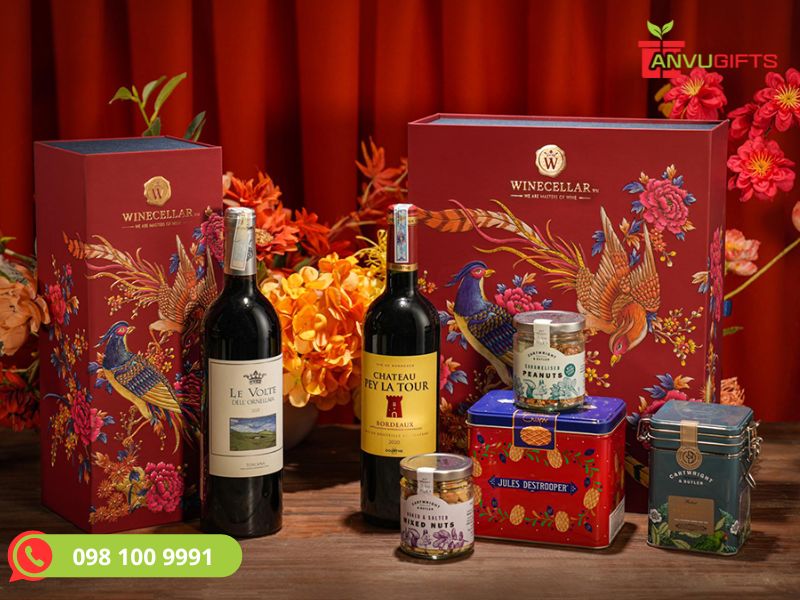 Quà tặng Tết như một lời tri ân, gắn kết tình cảm giữa người trao và người nhận Quà tặng Tết như một lời tri ân, gắn kết tình cảm giữa người trao và người nhận